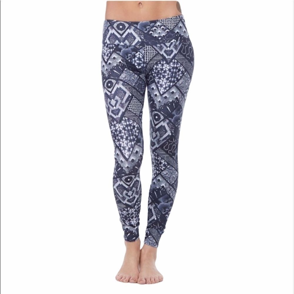 Nwt Onzie Noir yoga leggings sz xs black white